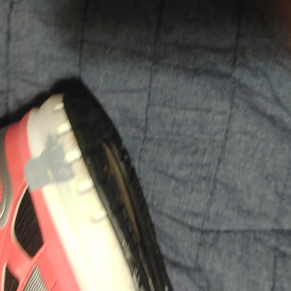 Size 8.5 Adidas sneakers. Pink - Picture 3 of 7